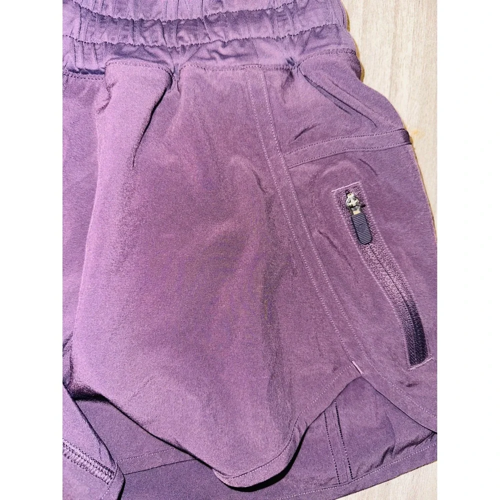 WB2 Lululemon Tracker Purple Running Shorts Women's 6 Elastic Waistband